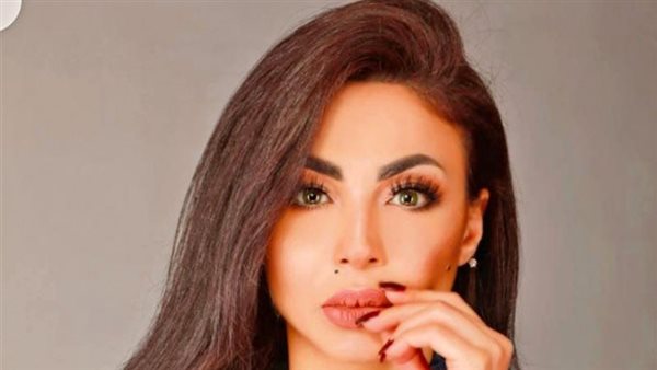 دوللي شاهين 