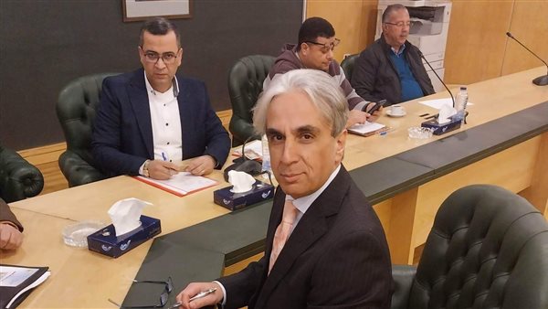 الكاتب الصحفي عبد