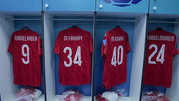 غرفة ملابس النادي