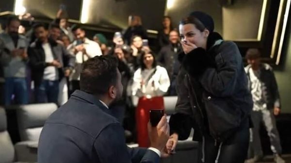 عمرو وخطيبته