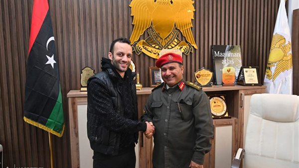  القائد العام للجيش