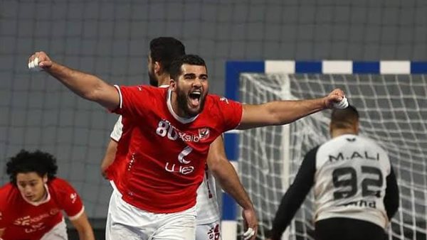 أحمد عادل لاعب فريق