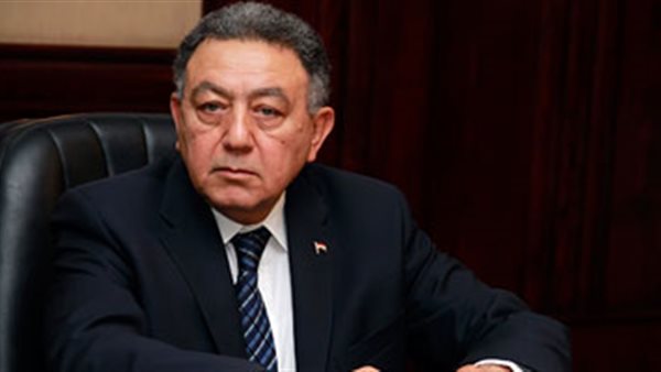  الدكتور عمرو حلمي