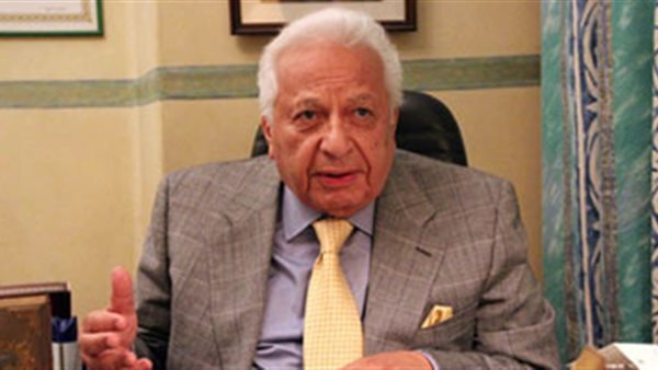 الدكتور أحمد عكاشة