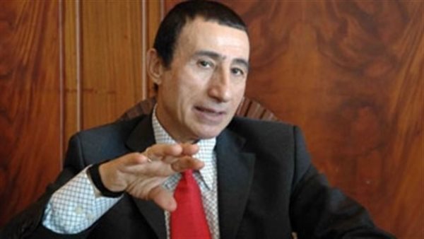 الدكتور عبدالمنعم