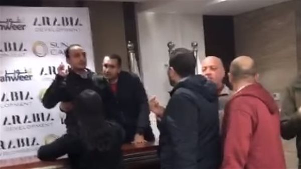 تجمهر حاجزي الشقق