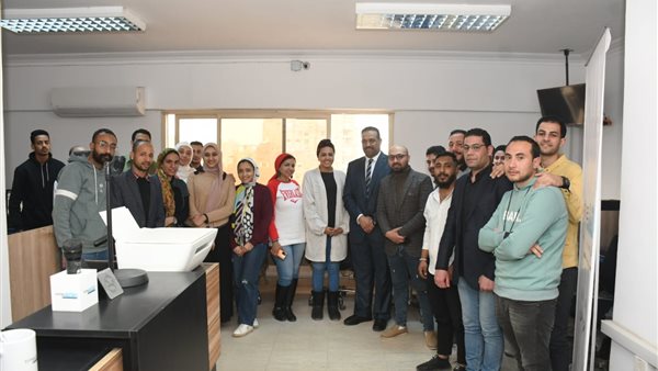 زيارة محمد كمال لموقع