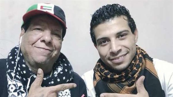 عدوية مع والده الراحل