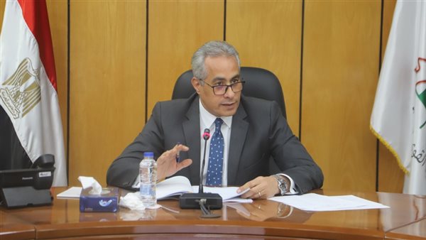 حسن شحاتة وزير القوى