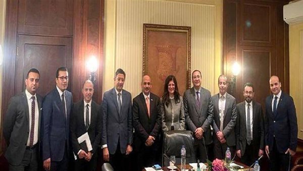 الاجتماع الاول بين