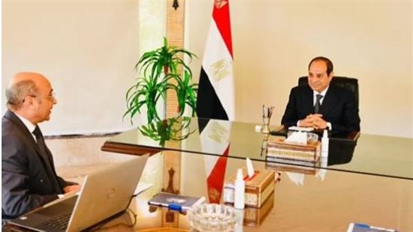 الرئيس السيسي يجتمع