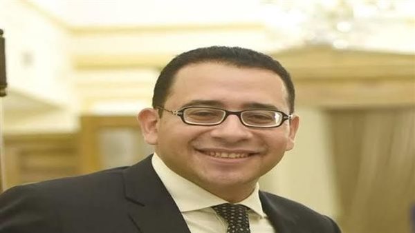  الدكتور عمرو حسن