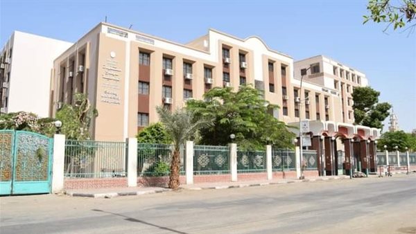 مستشفى سوهاج الجامعي