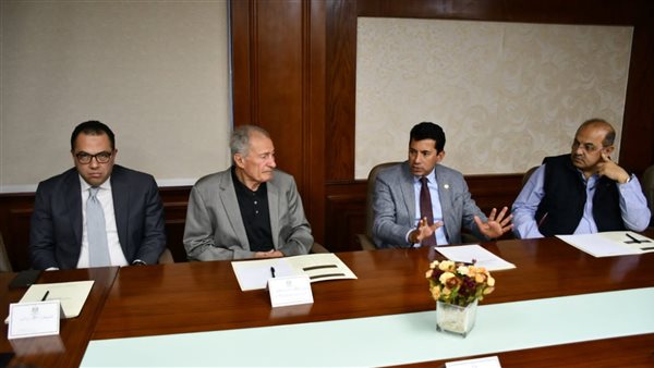 وزيرالشباب و الرياضة