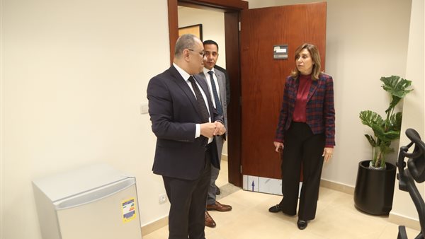 وزيرة الثقافة