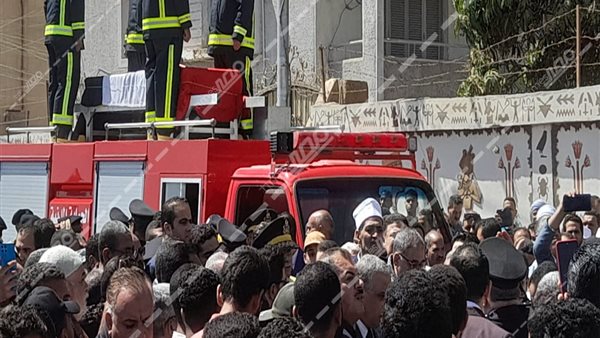 جانب من جنازة مدير