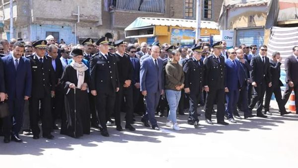 جانب من جنازة مدير