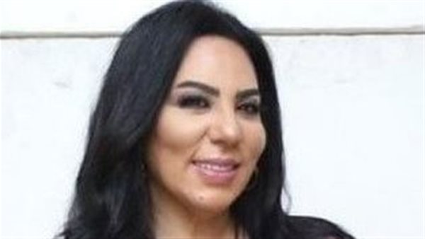 الفنانة زينة منصور
