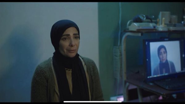 لقطة من مسلسل تحت