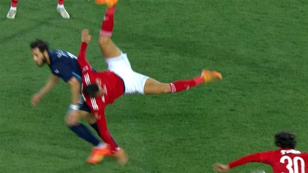 لحظة إصابة رامي ربيعه