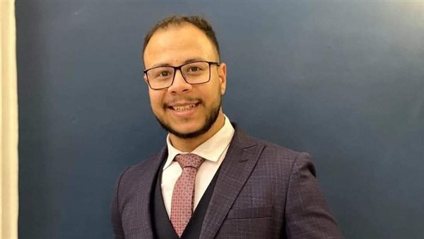 الدكتور علي نصحي