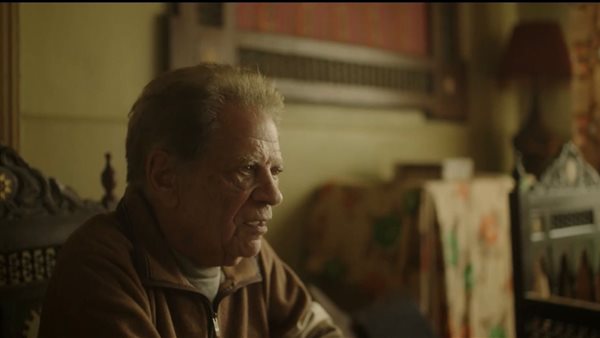 لقطة من مسلسل تحت