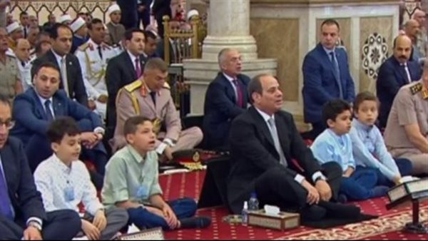 الرئيس السيسي يؤدي