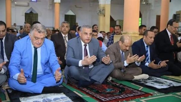 قيادات سوهاج يؤدون