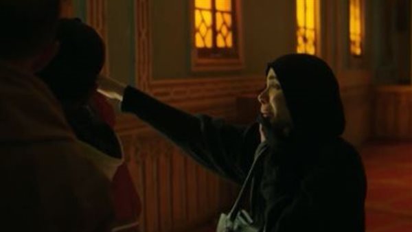 لقطة من مسلسل تحت