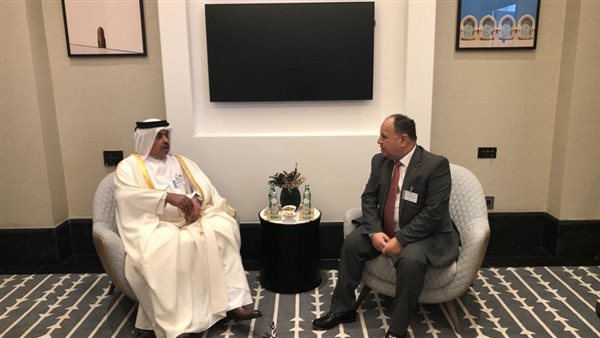 وزير المالية خلال