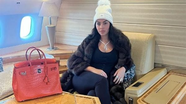 جورجينا وشنطتها 