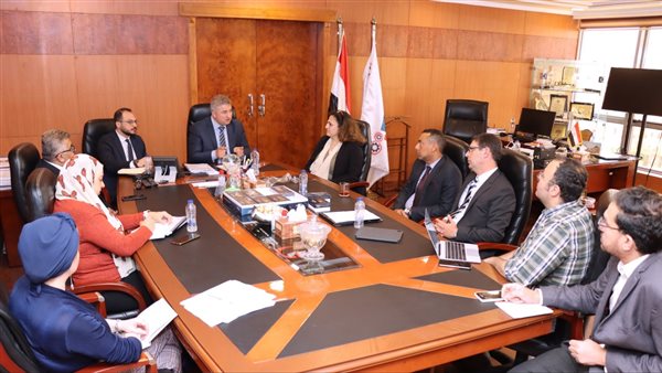 خلال الاجتماع 