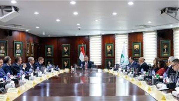 اثناء الاجتماع 