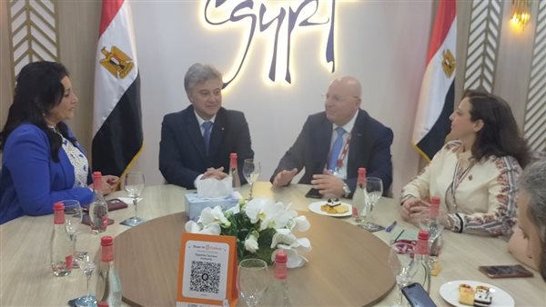 جانب من اجتماعات