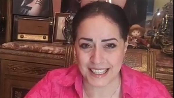  الفنانة هند عاكف