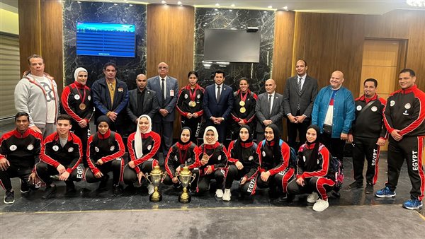 المنتخب الوطني لرفع