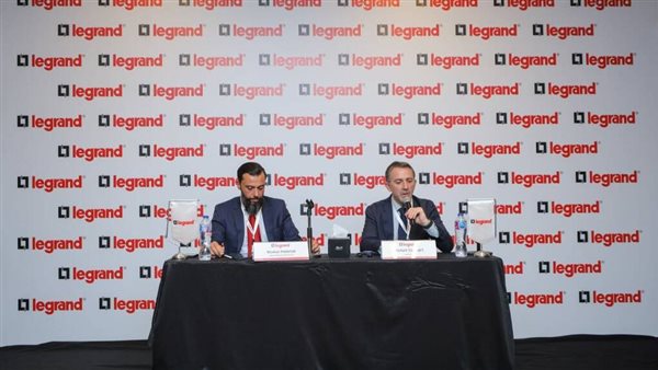 خلال المؤتمر 