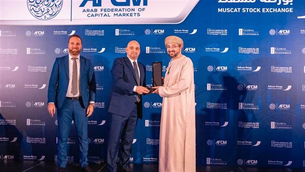 خلال استلام الجائزة