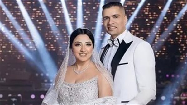 حسن شاكوش وزوجته