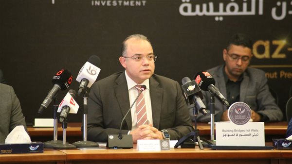 خلال المؤتمر 