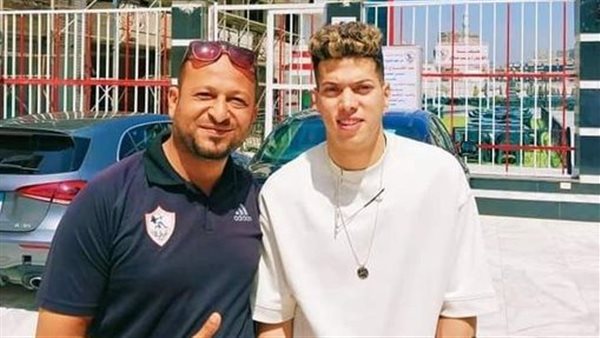 أمام عاشور في زيارة