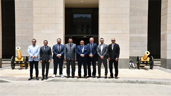 وزير الشباب والرياضة