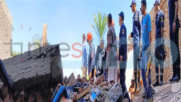 انهيار عقار في قنا