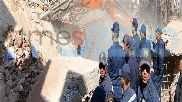 انهيار منزل في قنا