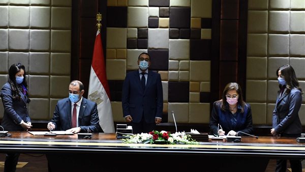 جانب من توقيع الاتفاقية