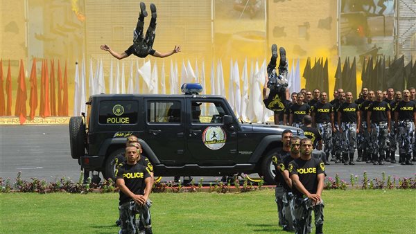 طلبة كلية الشرطة