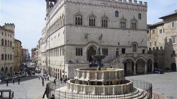  جامعة بيروجيا الإيطالية