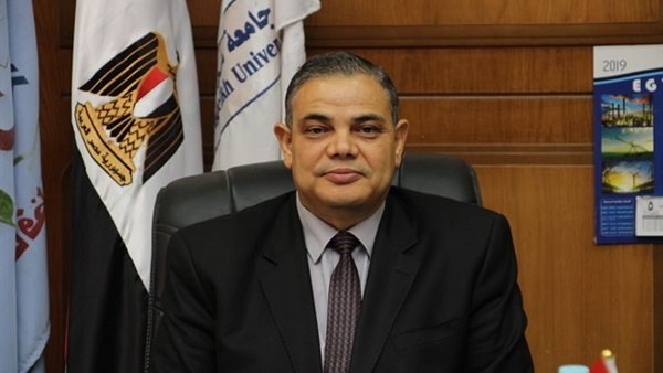  الدكتور عبد الرازق