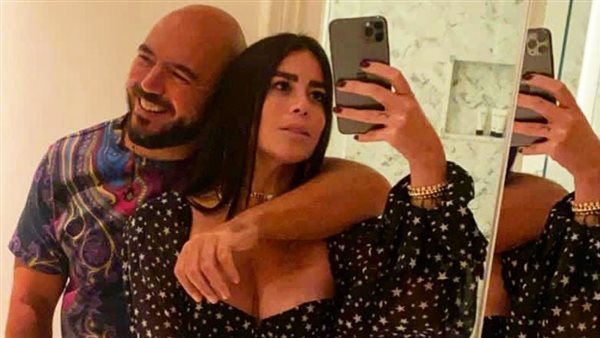 محمود العسيلي وزوجته