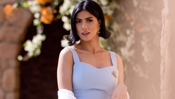 كارولين عزمي 